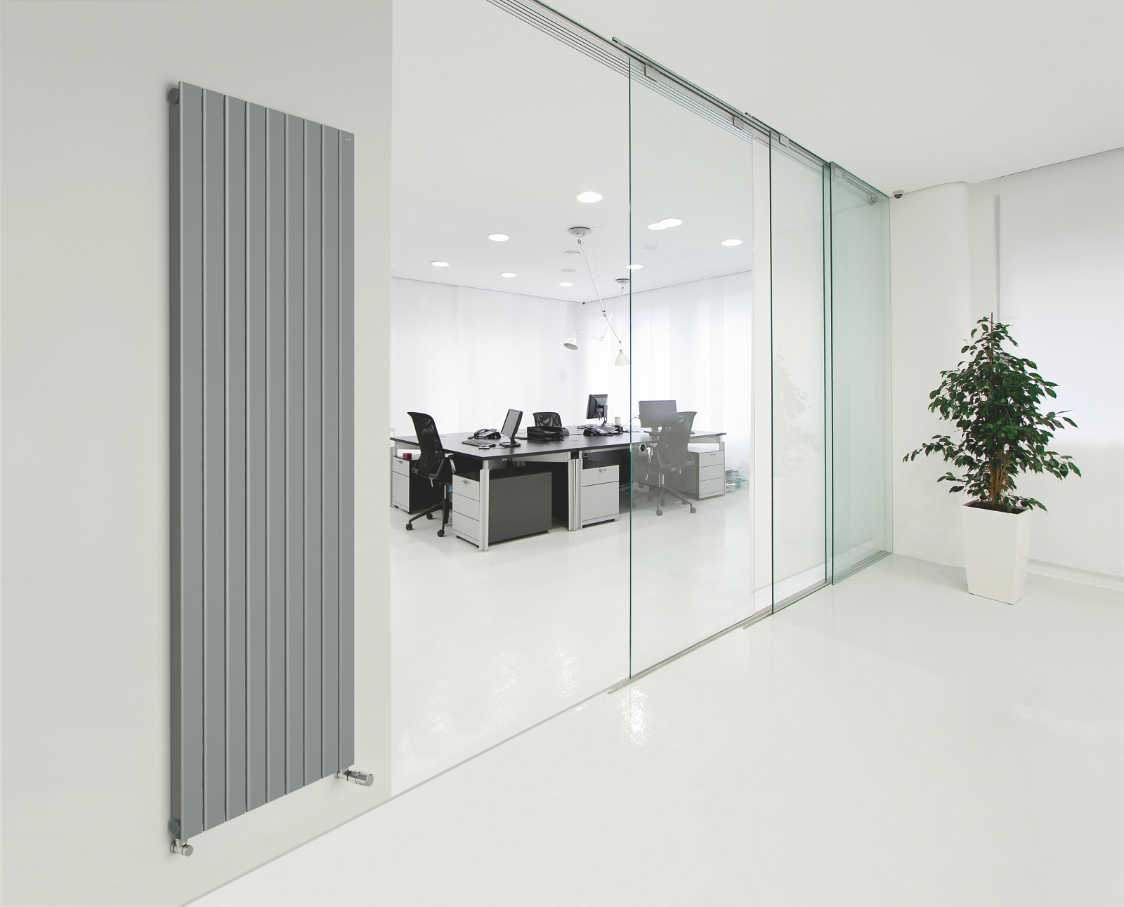 Zehnder_RAD_Roda_4mm_ZGUK_commercial_office_titane_matt Rendering Decorative radiator Front view