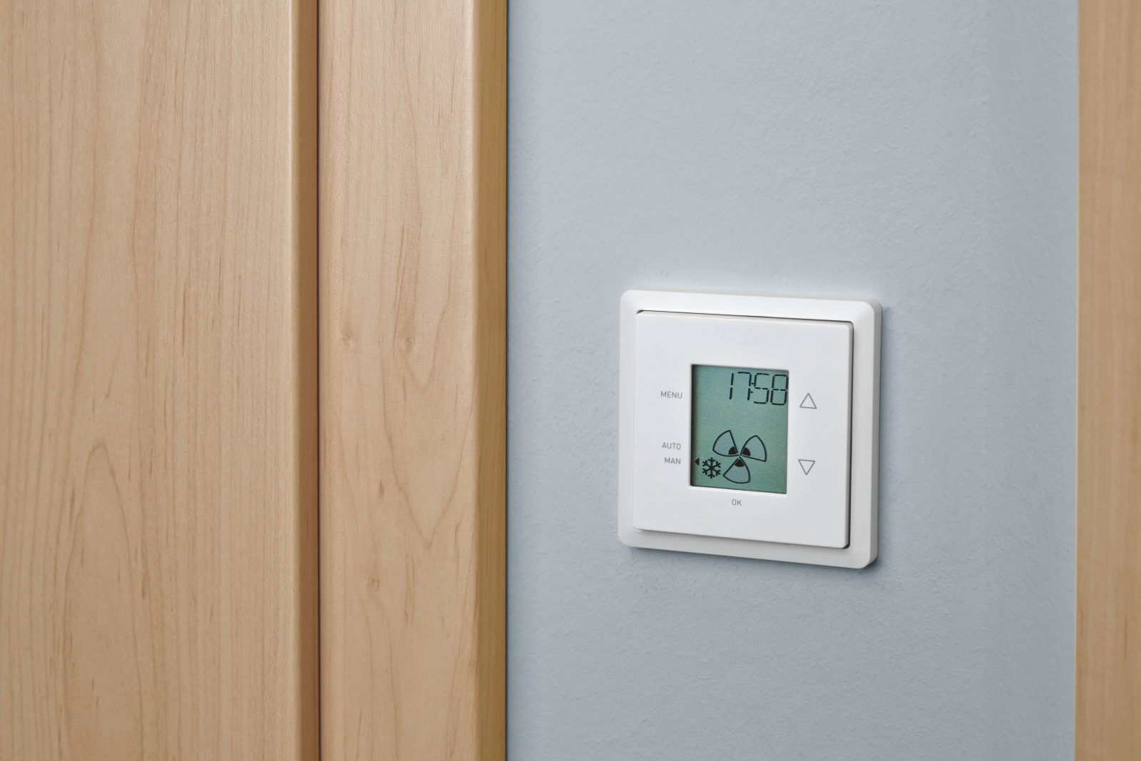 Zehnder_CSY_Reference_OR_Roth_control_panel Reference, Germany, Oberkirch, Roth, new building, air distribution,, control panel