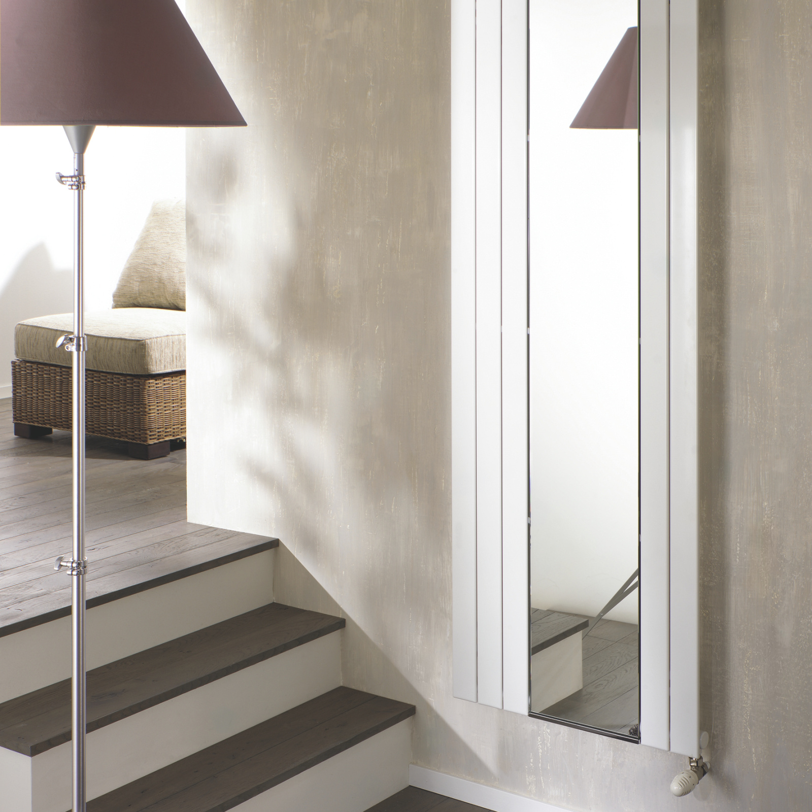 Rendering Roda Mirror Decorative radiator Front view