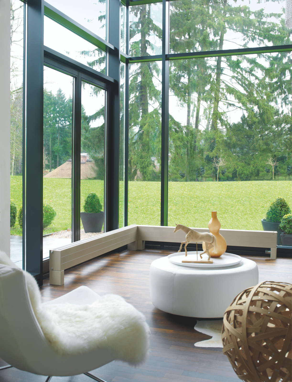 Zehnder_RAD_Radiavector-HY_cream_thermostat_livingroom Rendering Decorative radiator 3D view
