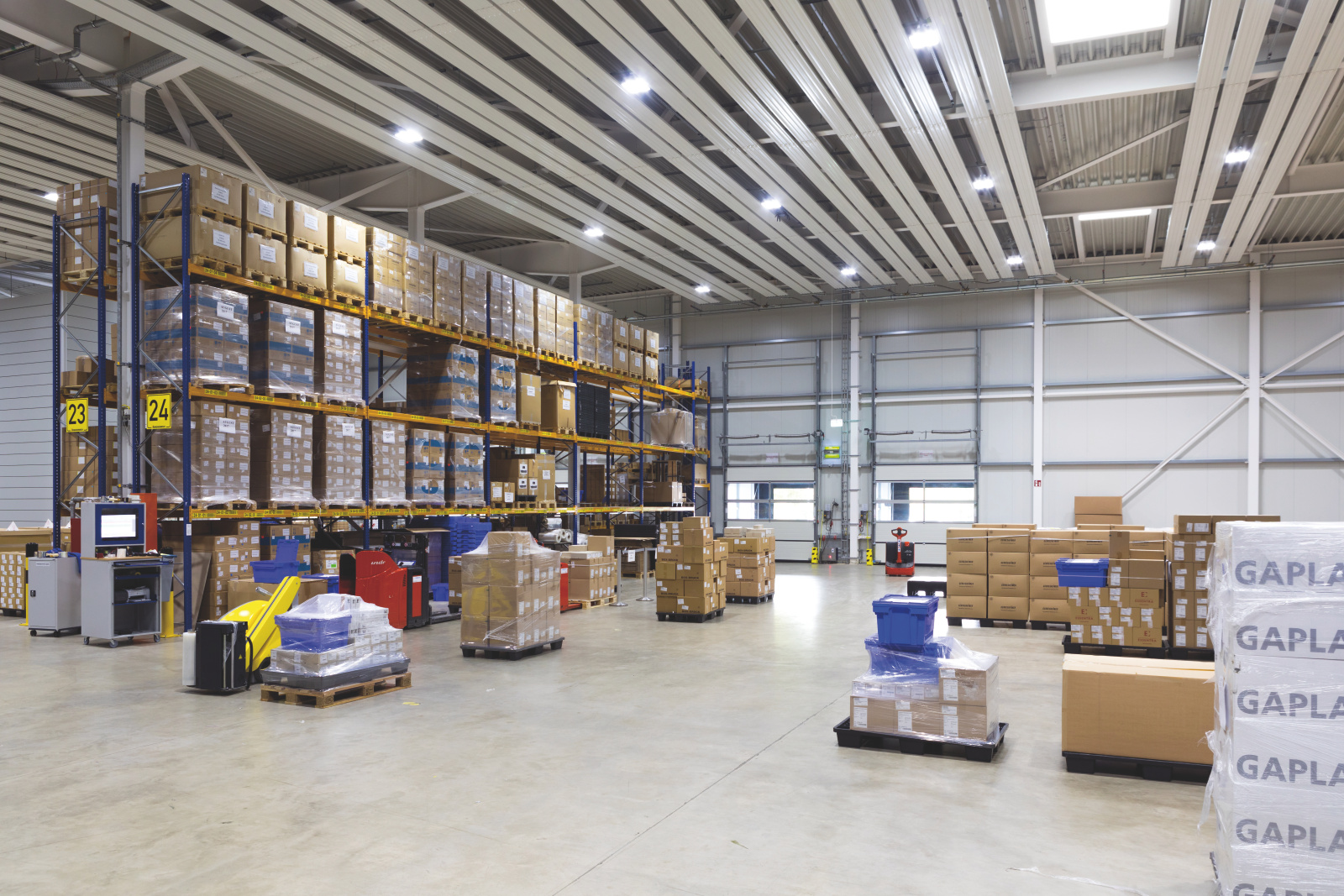 Reference Zehnder ZIP Heating and cooling ceiling system Bottom view