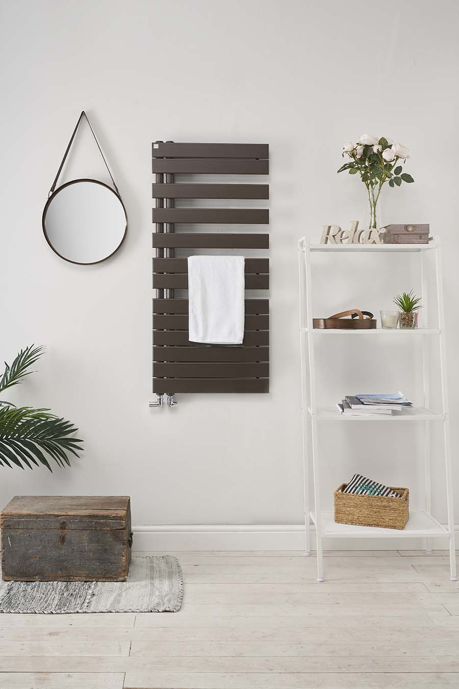 Rendering Zehnder Roda Spa Asym Decorative radiator Front view